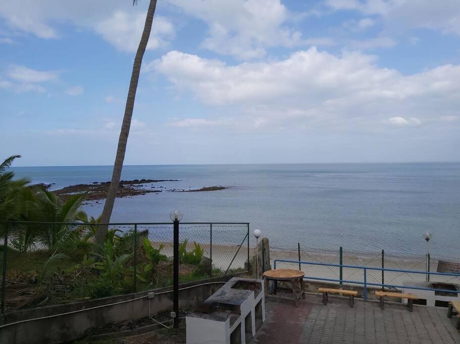 Nat'S Seri Bulan Beach, Pool Home @Teluk Kemang Port Dickson Eksteriør billede